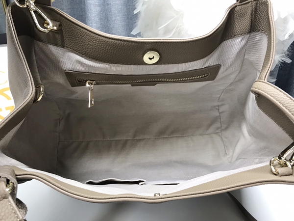 激安グッチバッグコピー着用イメージ